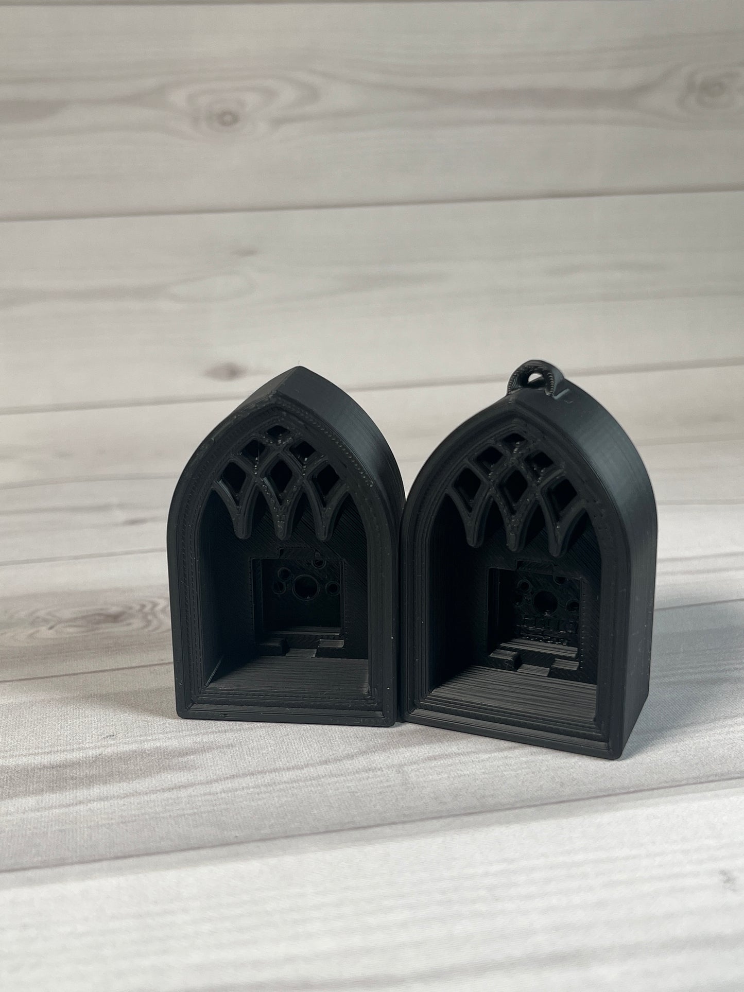 Gothic Single Clicker- Black