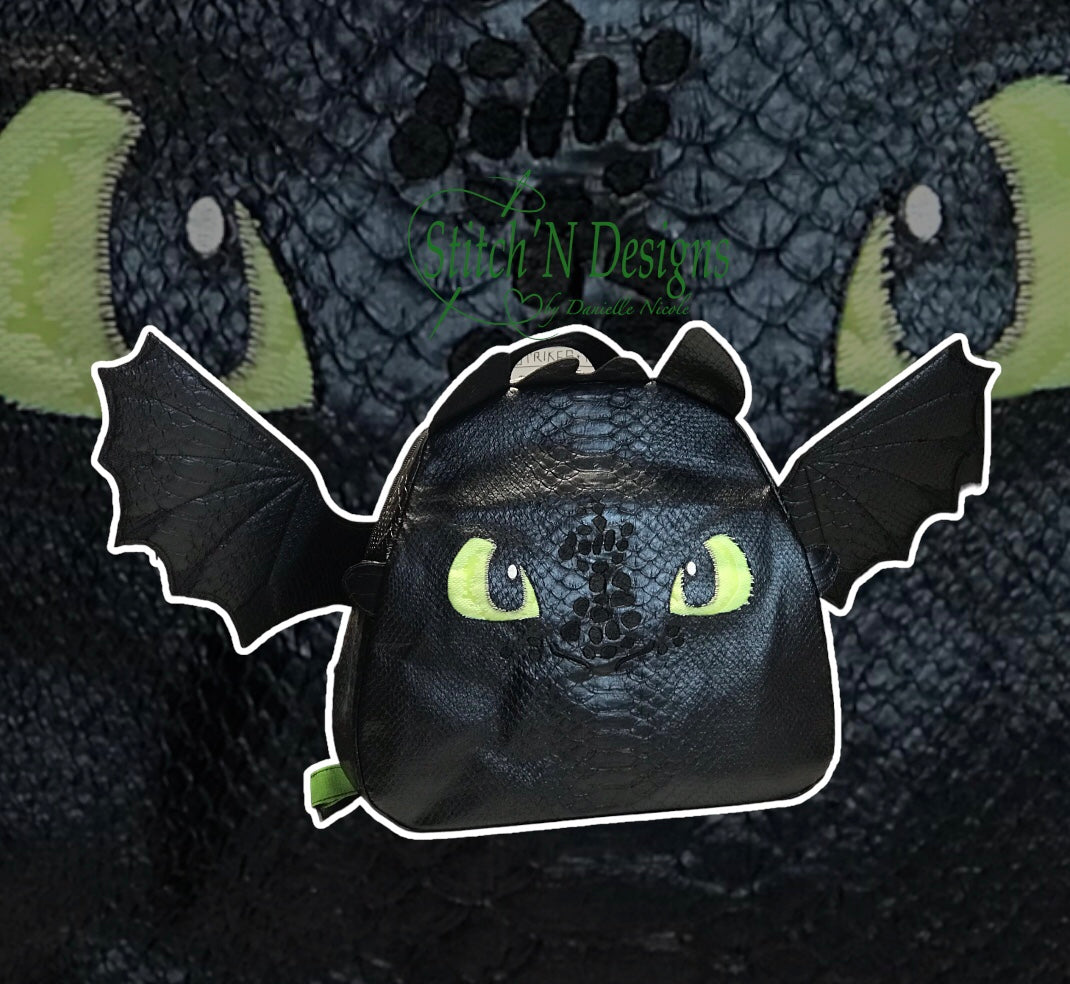 Dragon Eyes 5x7 – Stitch'N Designs